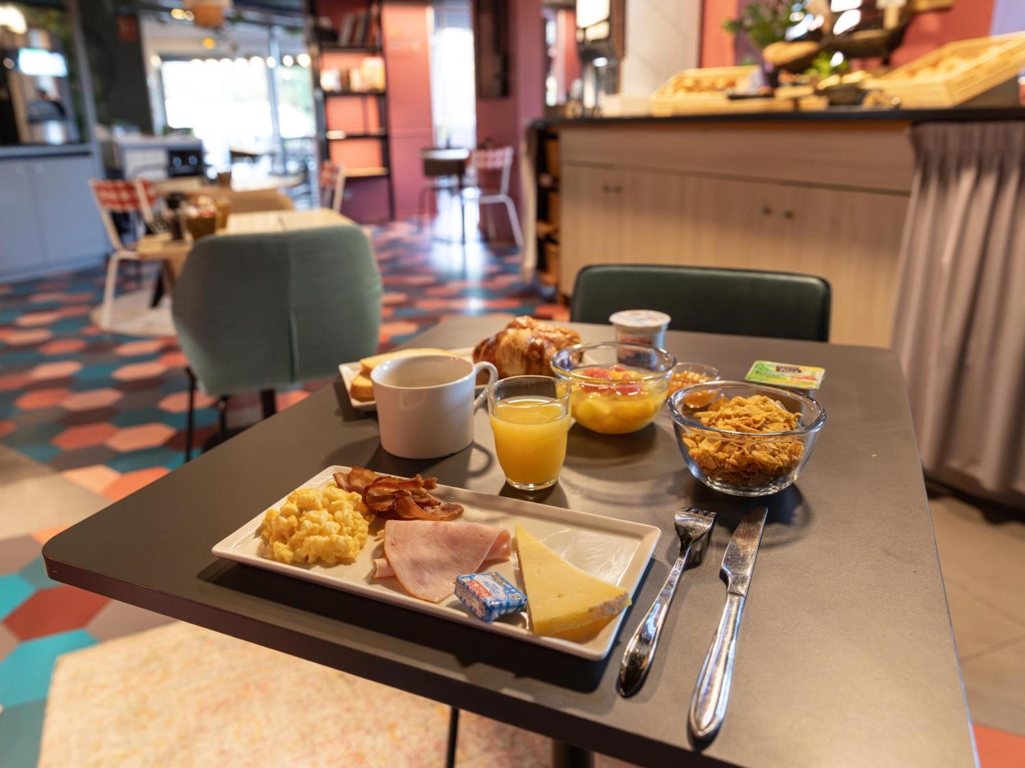 Hotel ibis Orléans Nord Saran Esterno foto