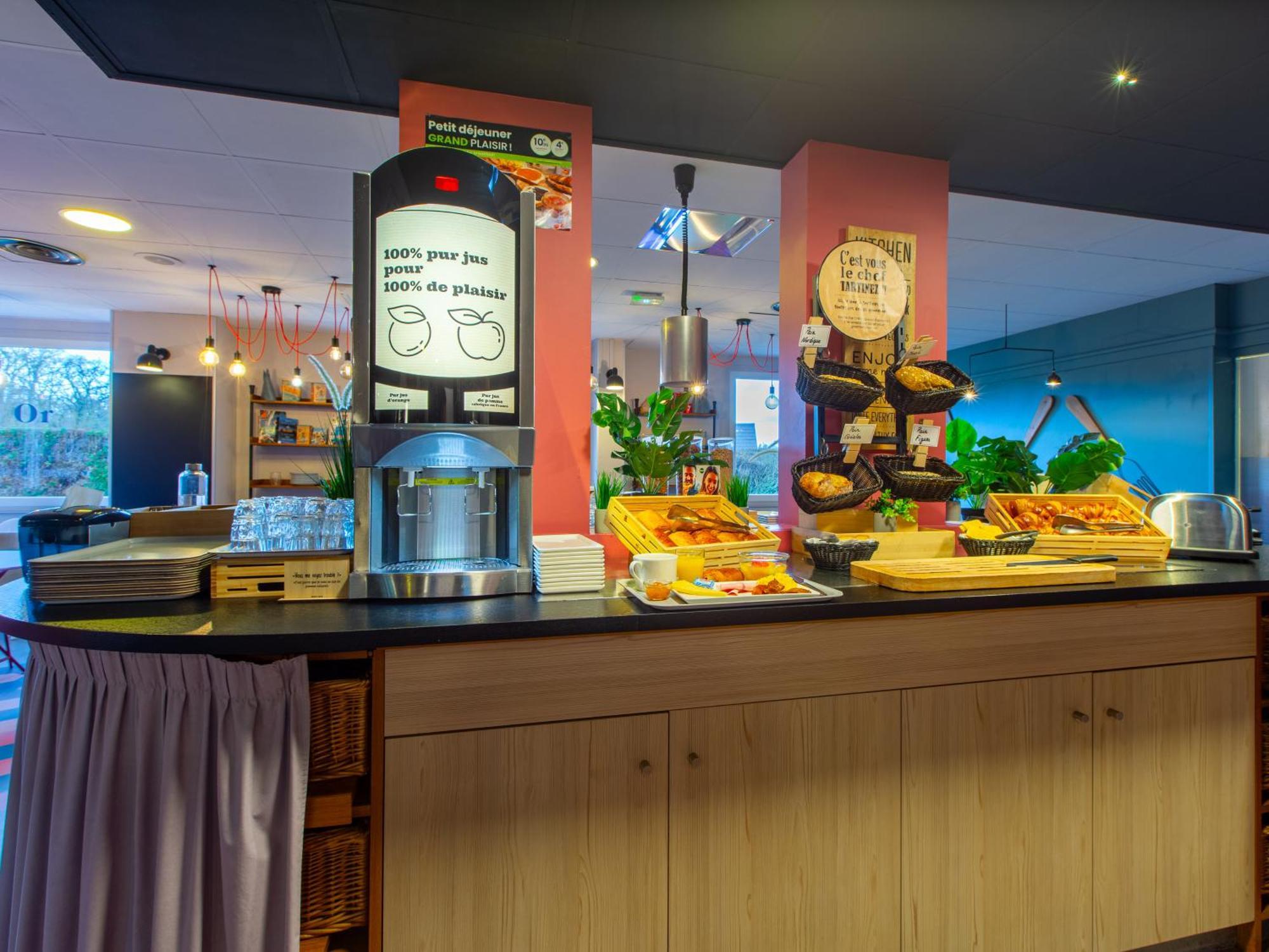 Hotel ibis Orléans Nord Saran Esterno foto