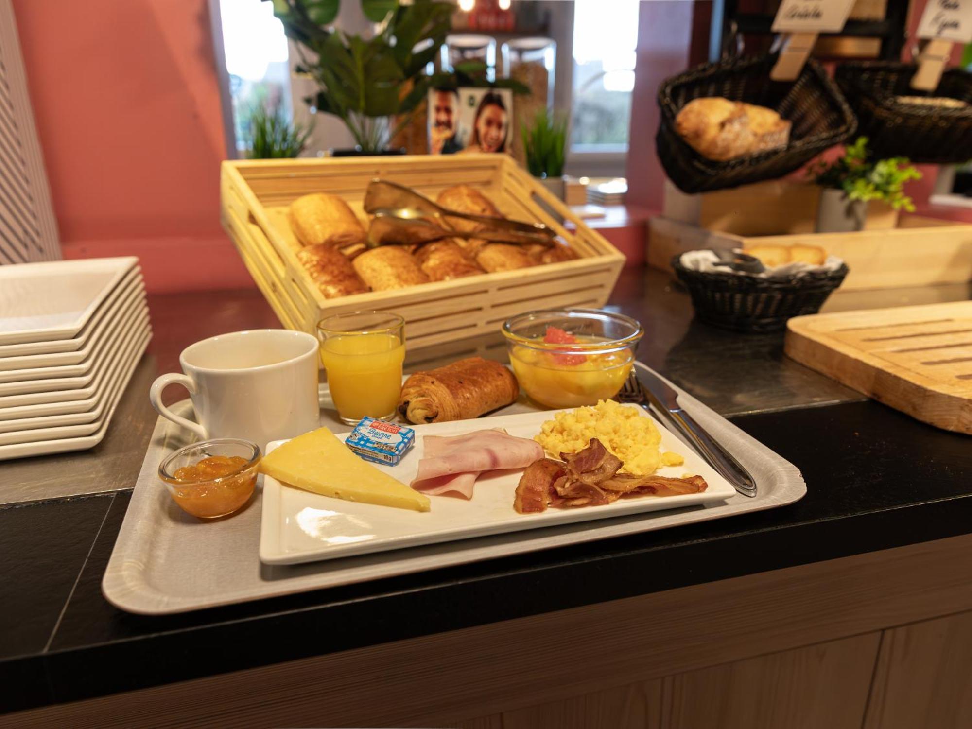Hotel ibis Orléans Nord Saran Esterno foto